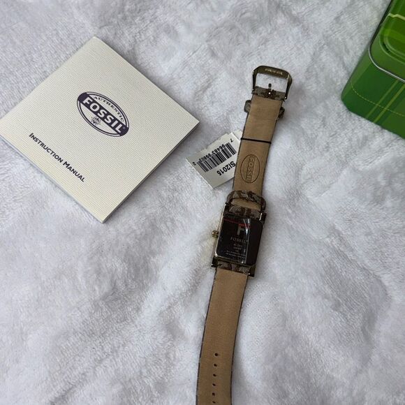 VTG Fossil F2 Gold Tone Rectangle Dial Date Indicator Crystal Accent Watch - Picture 12 of 14